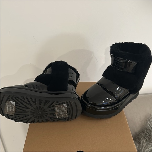 UGG Chillapeak patent leather Fur Boots 6 - Picture 5 of 8